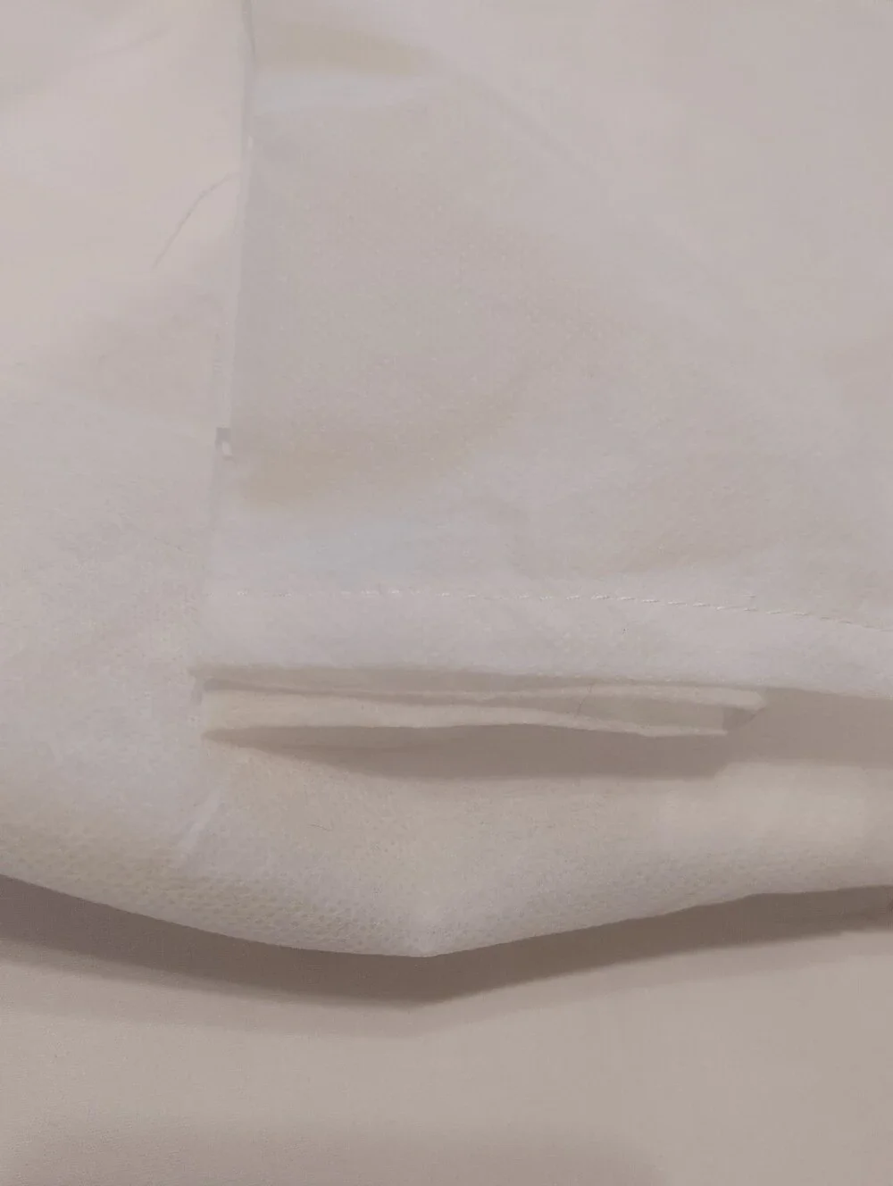 NWOT Better Homes & Gardens White Bedskirt, Queen/Full, Adjustable, Lightweight